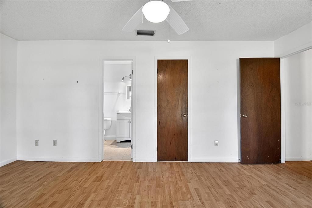 Active With Contract: $210,000 (3 beds, 2 baths, 1263 Square Feet)