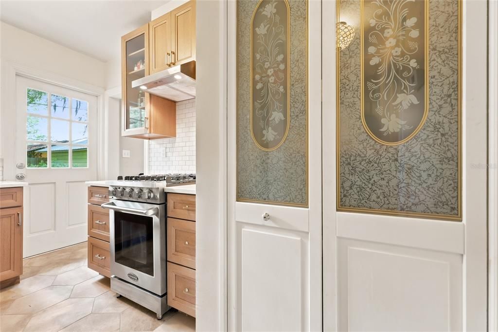 На продажу: $349,000 (2 спален, 1 ванн, 1032 Квадратных фут)