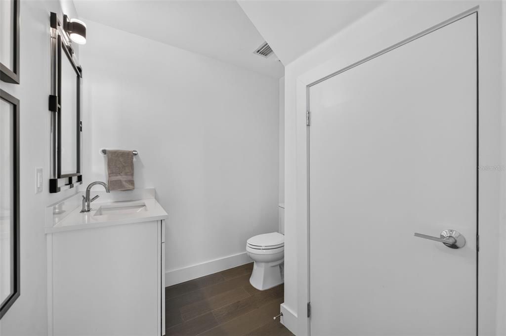 En Venta: $1,339,000 (3 camas, 3 baños, 2377 Pies cuadrados)