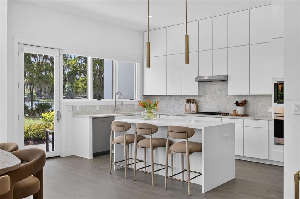 En Venta: $1,339,000 (3 camas, 3 baños, 2377 Pies cuadrados)