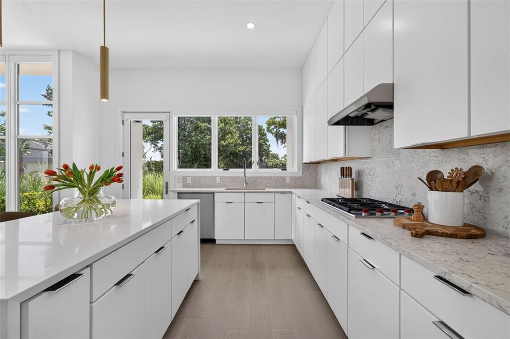 En Venta: $1,339,000 (3 camas, 3 baños, 2377 Pies cuadrados)