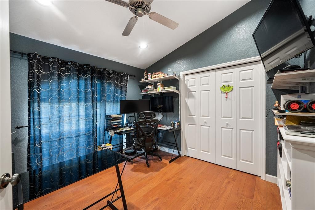 For Sale: $329,900 (4 beds, 2 baths, 1917 Square Feet)