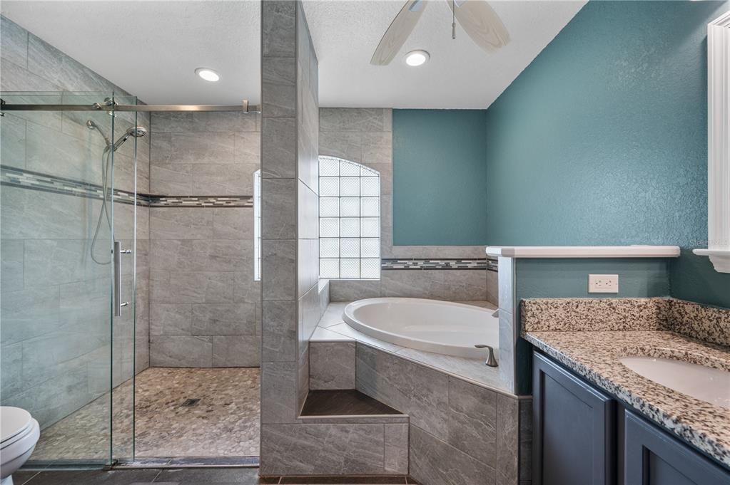 For Sale: $329,900 (4 beds, 2 baths, 1917 Square Feet)