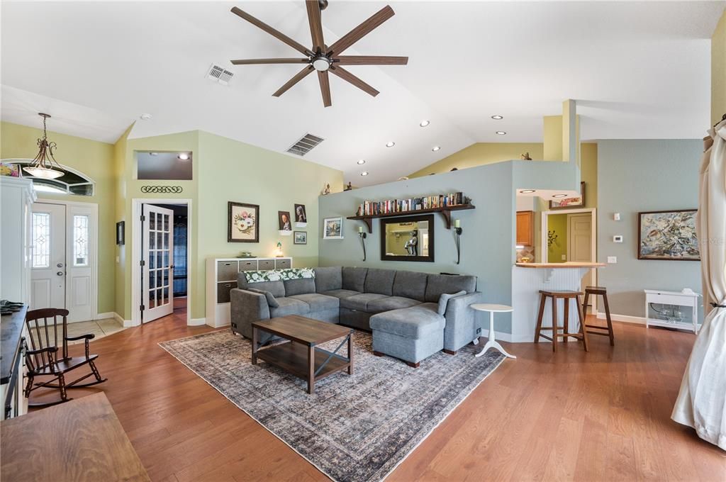 For Sale: $329,900 (4 beds, 2 baths, 1917 Square Feet)