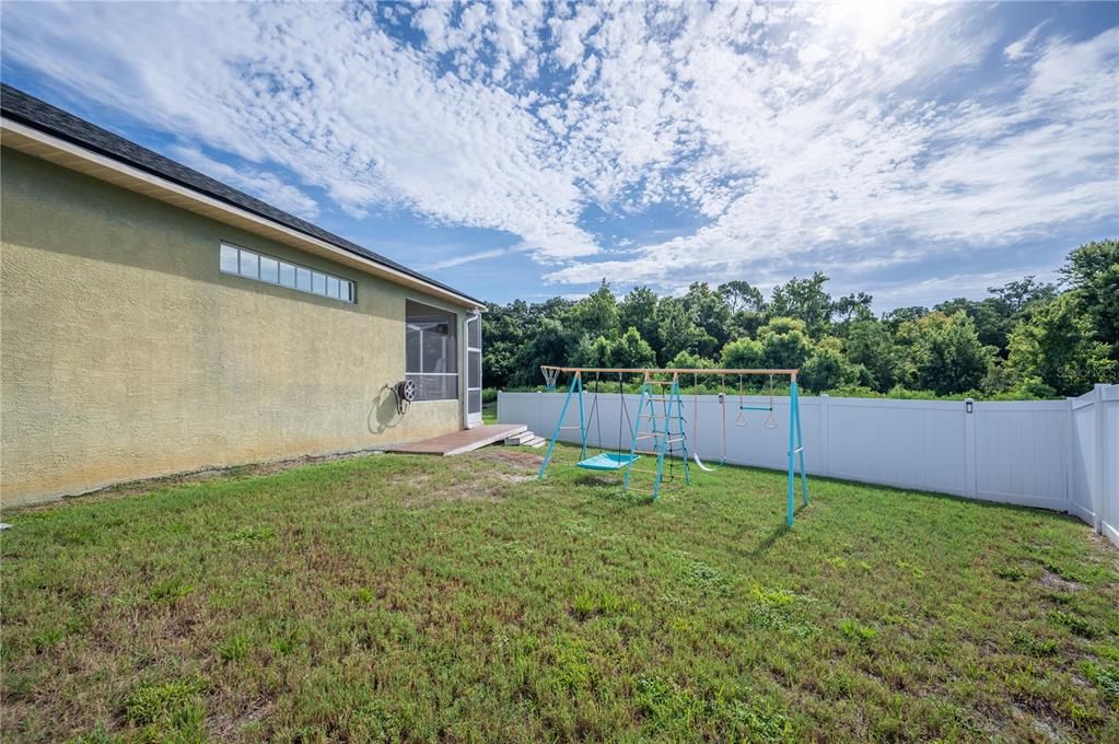 For Sale: $329,900 (4 beds, 2 baths, 1917 Square Feet)