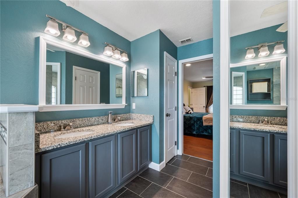 For Sale: $329,900 (4 beds, 2 baths, 1917 Square Feet)