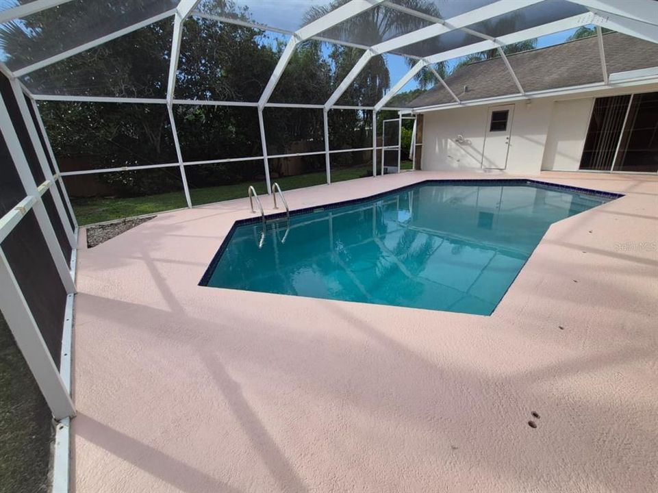 Activo con contrato: $539,000 (4 camas, 3 baños, 2656 Pies cuadrados)