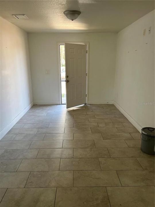 For Sale: $400,000 (4 beds, 4 baths, 1332 Square Feet)