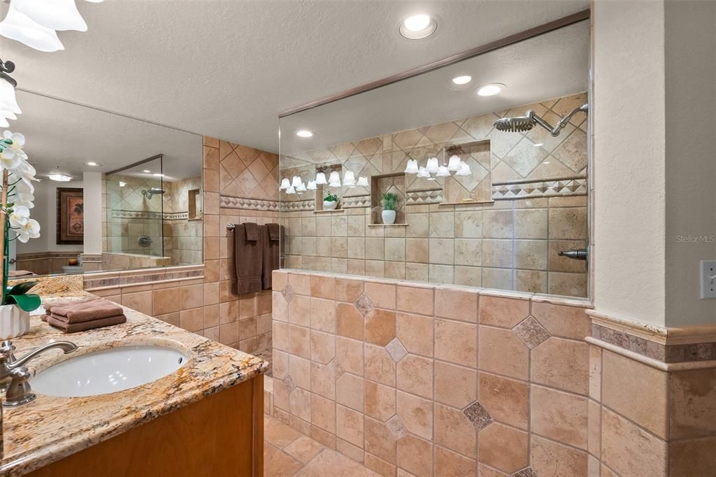 На продажу: $699,000 (3 спален, 2 ванн, 1826 Квадратных фут)