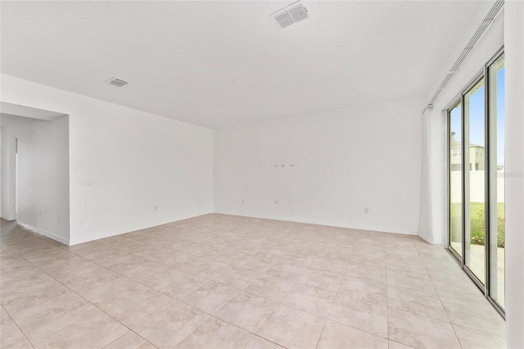 En Renta: $2,550 (4 camas, 2 baños, 1910 Pies cuadrados)
