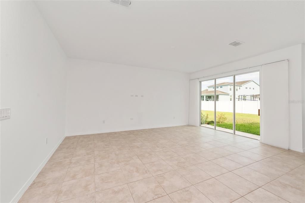 En Renta: $2,550 (4 camas, 2 baños, 1910 Pies cuadrados)