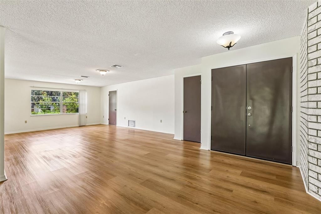На продажу: $470,000 (3 спален, 2 ванн, 1745 Квадратных фут)