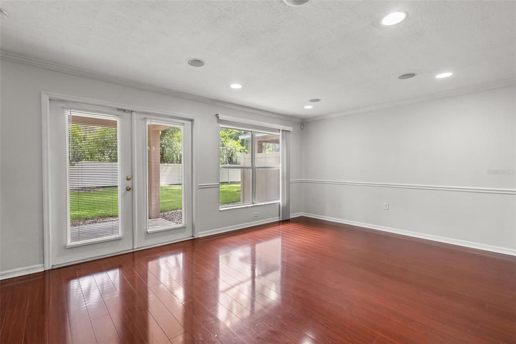 For Sale: $244,900 (3 beds, 2 baths, 1573 Square Feet)