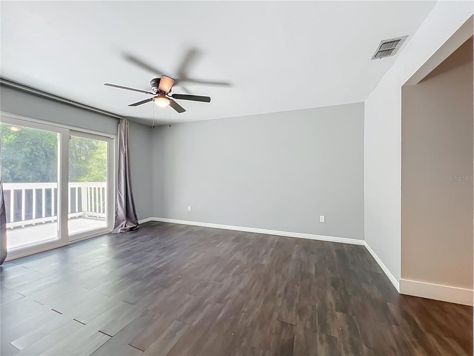En Venta: $540,000 (4 camas, 2 baños, 2237 Pies cuadrados)