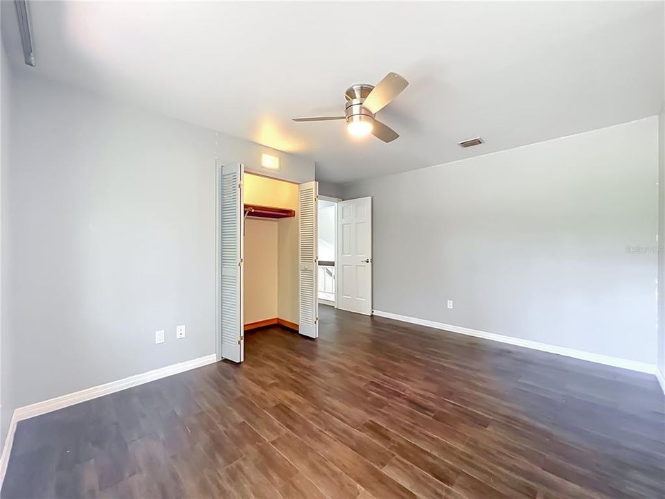 En Venta: $540,000 (4 camas, 2 baños, 2237 Pies cuadrados)