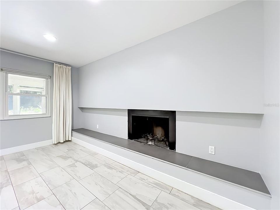 En Venta: $540,000 (4 camas, 2 baños, 2237 Pies cuadrados)