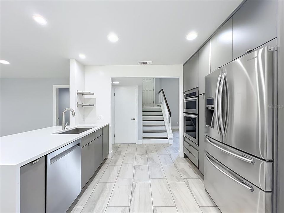 En Venta: $540,000 (4 camas, 2 baños, 2237 Pies cuadrados)