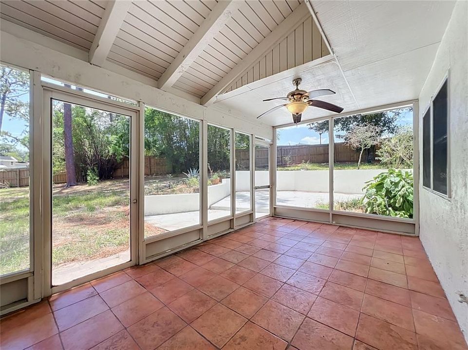 En Venta: $540,000 (4 camas, 2 baños, 2237 Pies cuadrados)