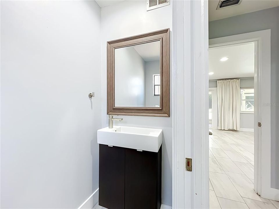 En Venta: $540,000 (4 camas, 2 baños, 2237 Pies cuadrados)