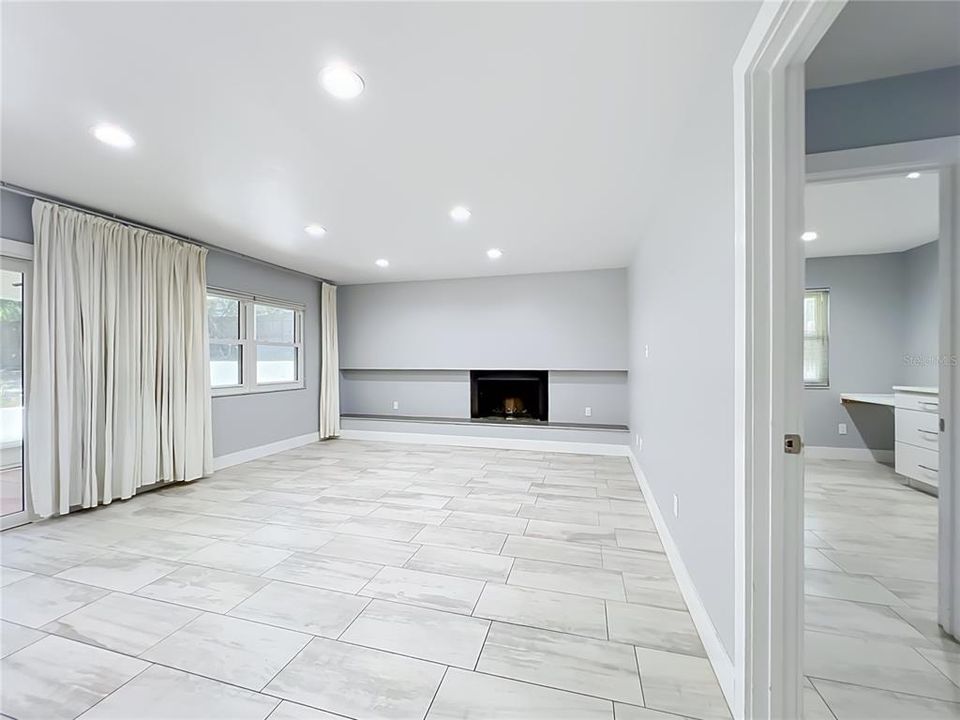 En Venta: $540,000 (4 camas, 2 baños, 2237 Pies cuadrados)