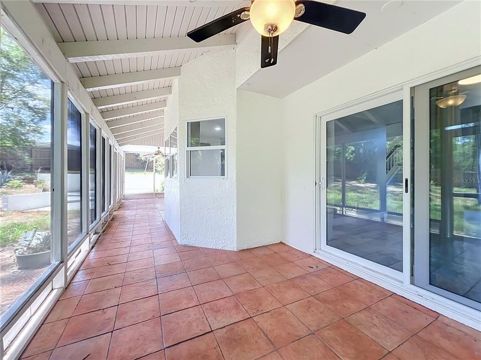 En Venta: $540,000 (4 camas, 2 baños, 2237 Pies cuadrados)