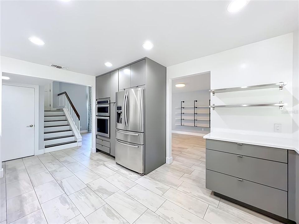 En Venta: $540,000 (4 camas, 2 baños, 2237 Pies cuadrados)