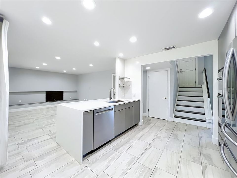 En Venta: $540,000 (4 camas, 2 baños, 2237 Pies cuadrados)