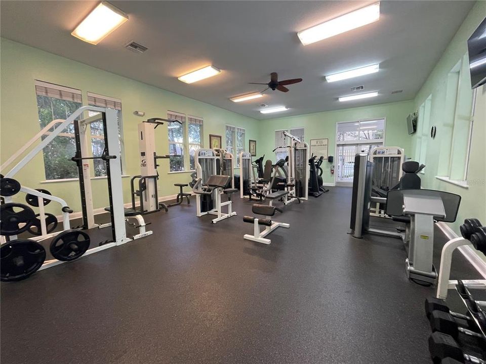 For Rent: $1,700 (1 beds, 1 baths, 838 Square Feet)