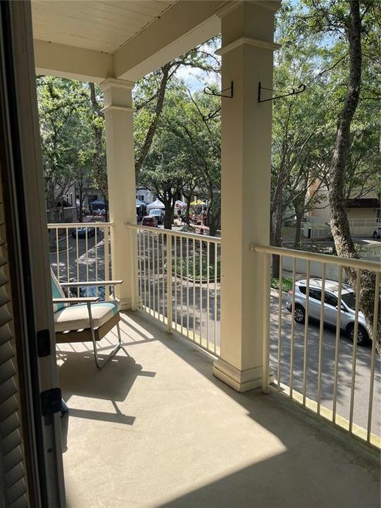 For Rent: $1,700 (1 beds, 1 baths, 838 Square Feet)
