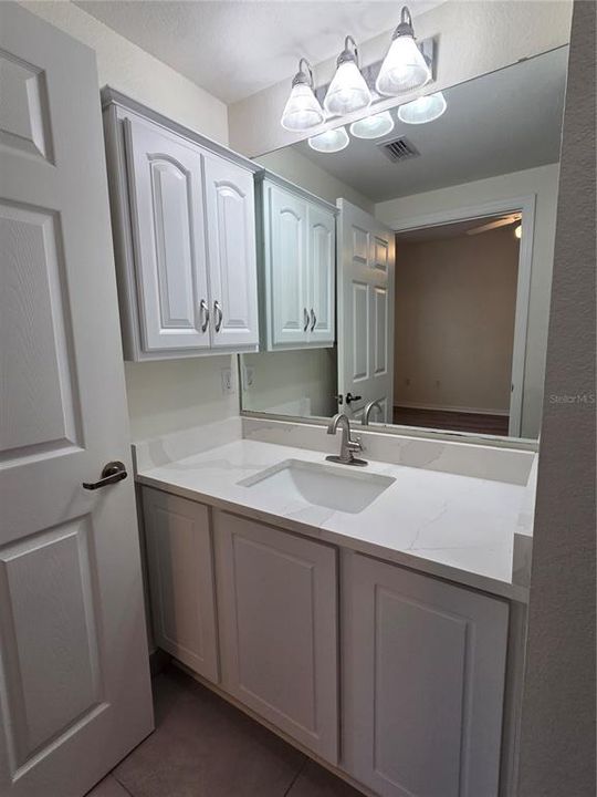For Rent: $1,700 (1 beds, 1 baths, 838 Square Feet)