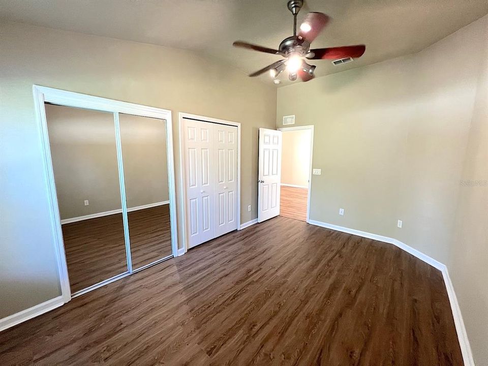 For Rent: $1,900 (4 beds, 3 baths, 1927 Square Feet)