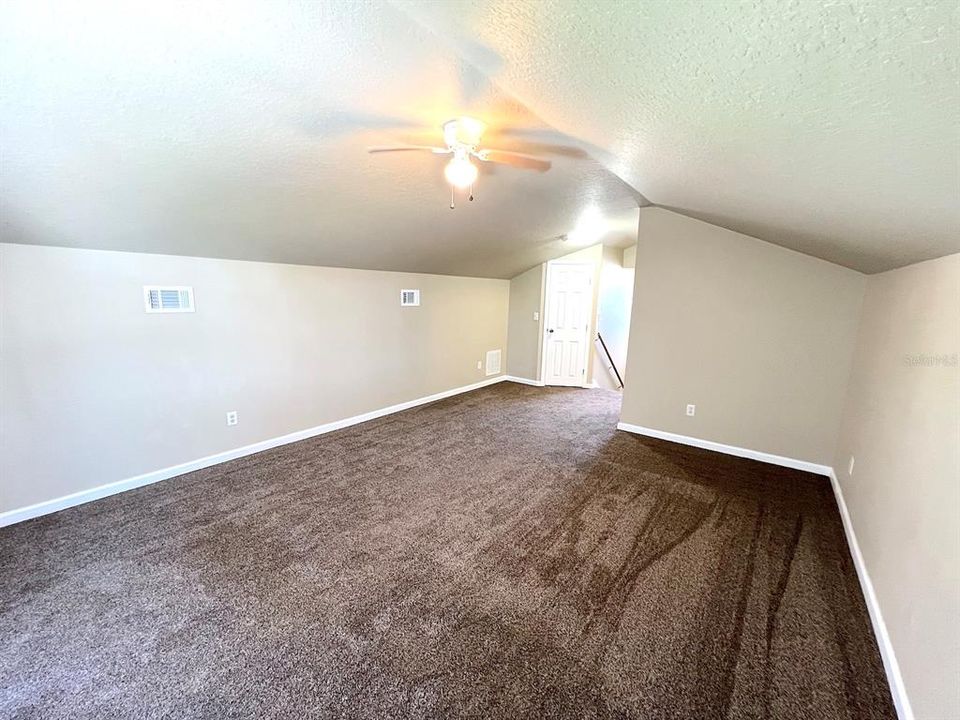 For Rent: $1,900 (4 beds, 3 baths, 1927 Square Feet)