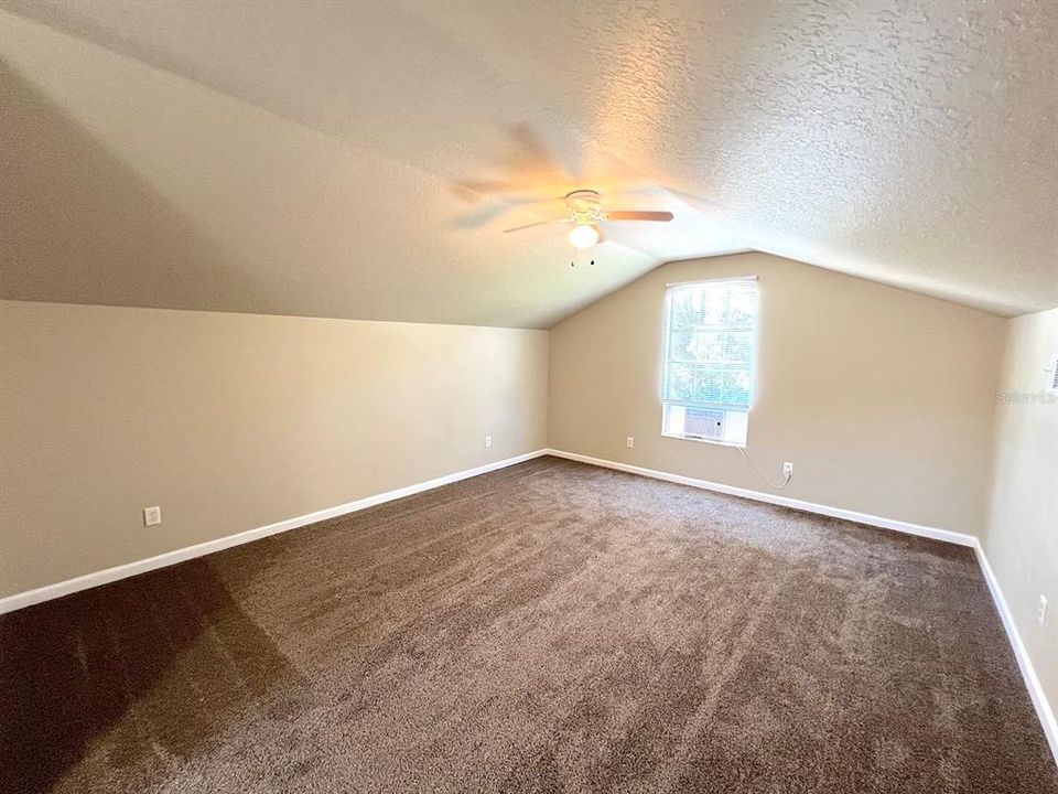 For Rent: $1,900 (4 beds, 3 baths, 1927 Square Feet)
