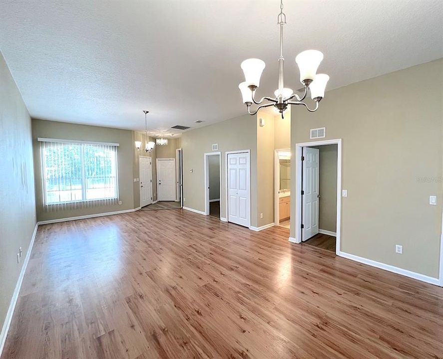 For Rent: $1,900 (4 beds, 3 baths, 1927 Square Feet)