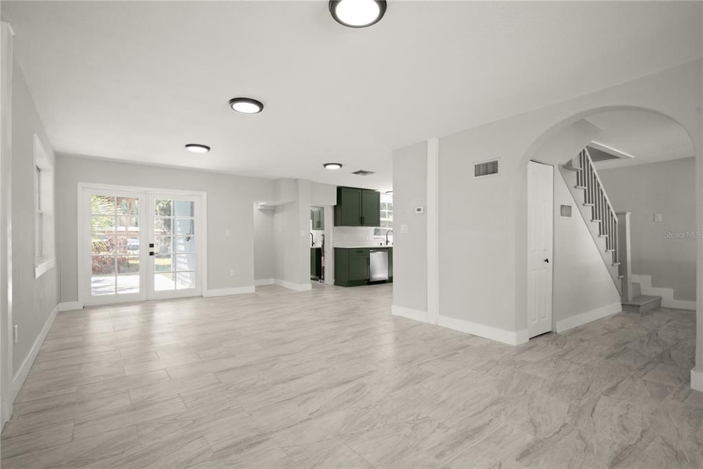 For Sale: $445,000 (3 beds, 3 baths, 2144 Square Feet)