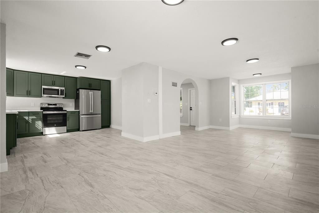 For Sale: $445,000 (3 beds, 3 baths, 2144 Square Feet)