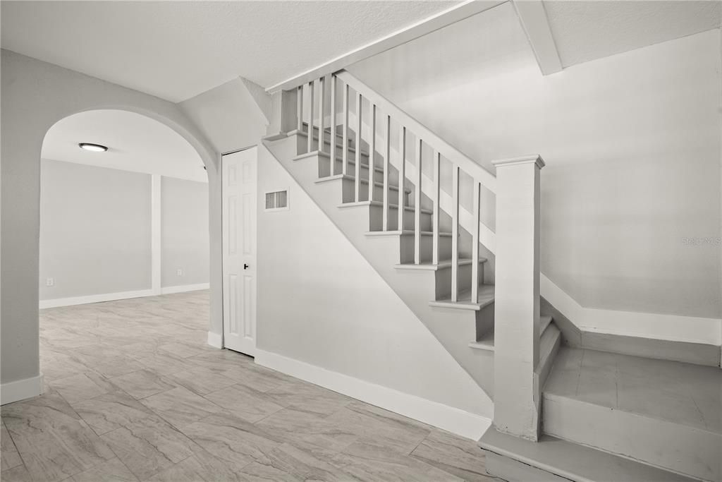 For Sale: $445,000 (3 beds, 3 baths, 2144 Square Feet)