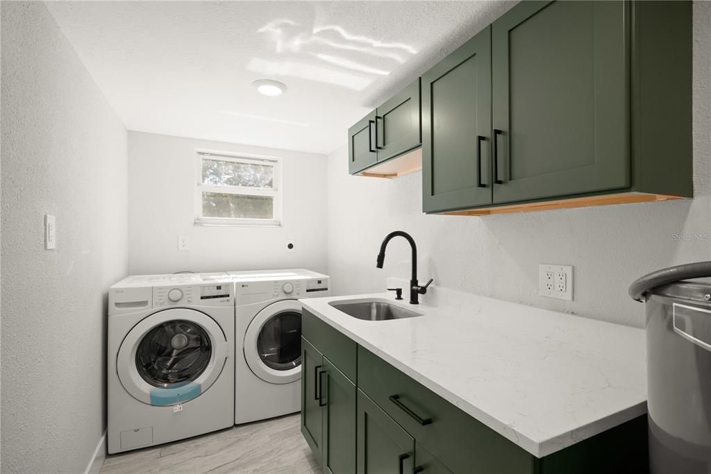 For Sale: $445,000 (3 beds, 3 baths, 2144 Square Feet)