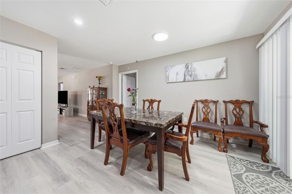 For Sale: $214,900 (3 beds, 2 baths, 1343 Square Feet)