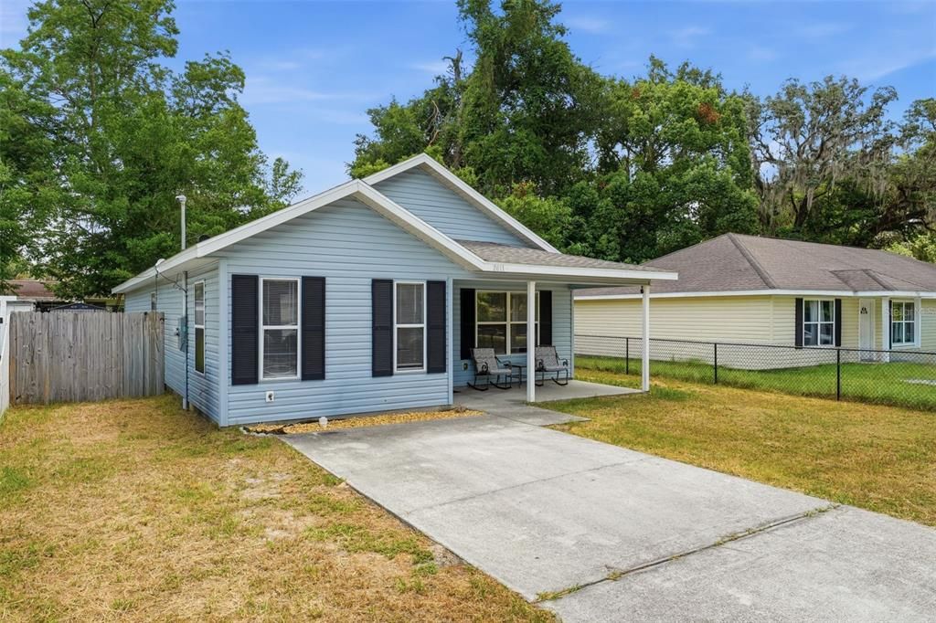 For Sale: $214,900 (3 beds, 2 baths, 1343 Square Feet)