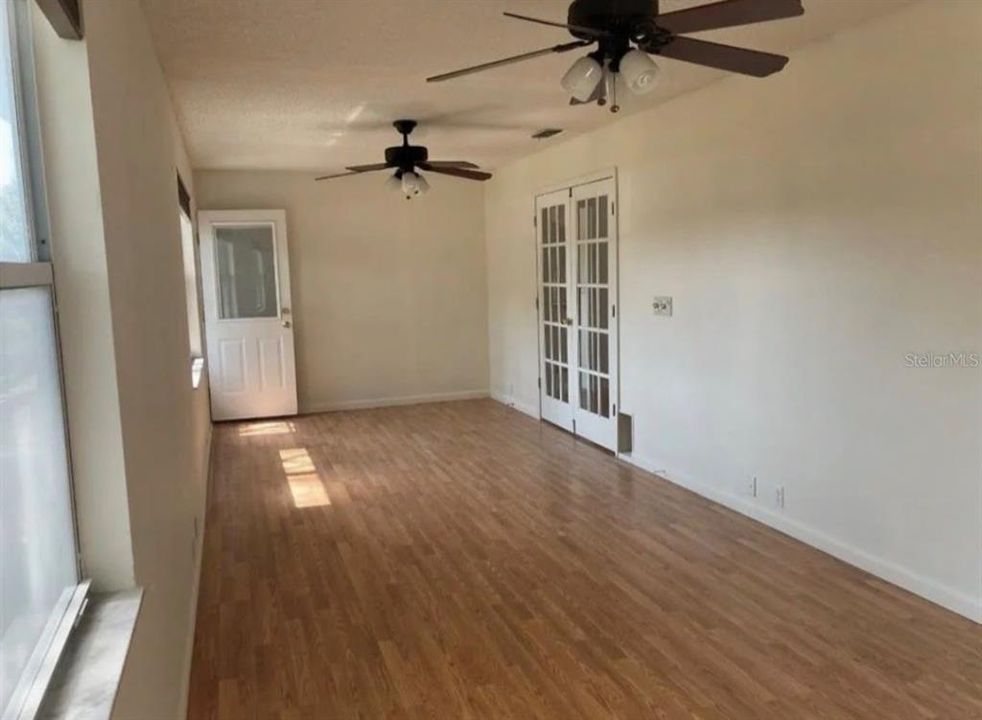 For Sale: $325,000 (2 beds, 2 baths, 2280 Square Feet)