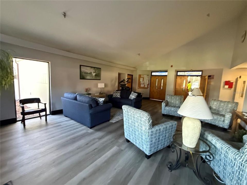For Sale: $325,000 (2 beds, 2 baths, 2280 Square Feet)