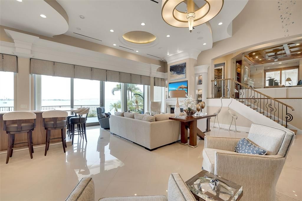 На продажу: $14,950,000 (4 спален, 4 ванн, 5843 Квадратных фут)