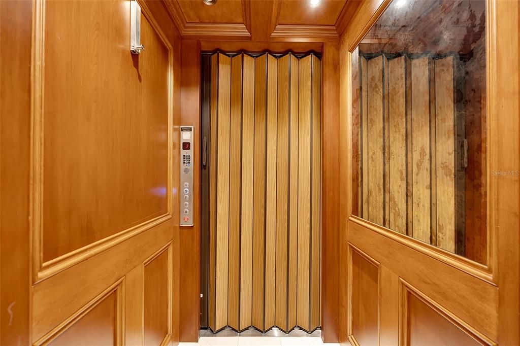 Activo con contrato: $14,950,000 (4 camas, 4 baños, 5843 Pies cuadrados)