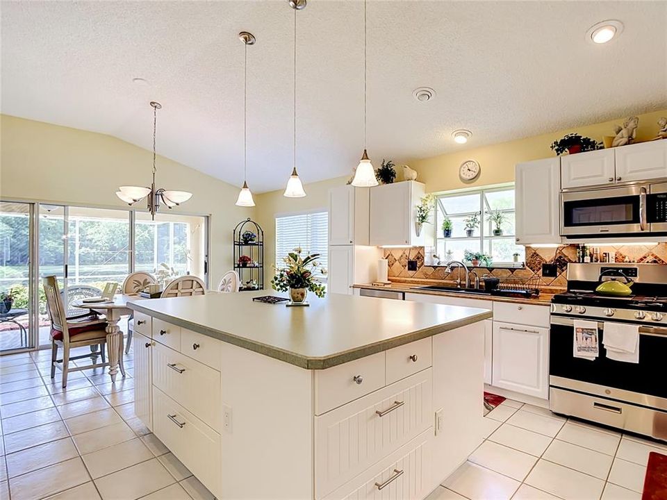 En Venta: $449,900 (3 camas, 2 baños, 1874 Pies cuadrados)