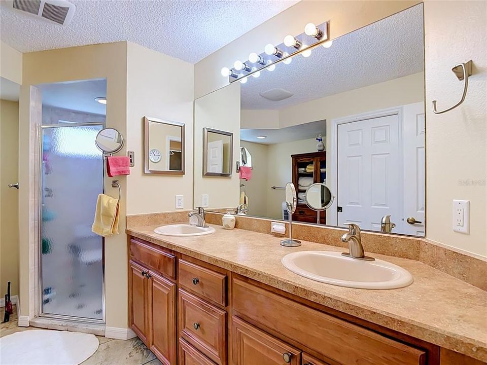 En Venta: $449,900 (3 camas, 2 baños, 1874 Pies cuadrados)