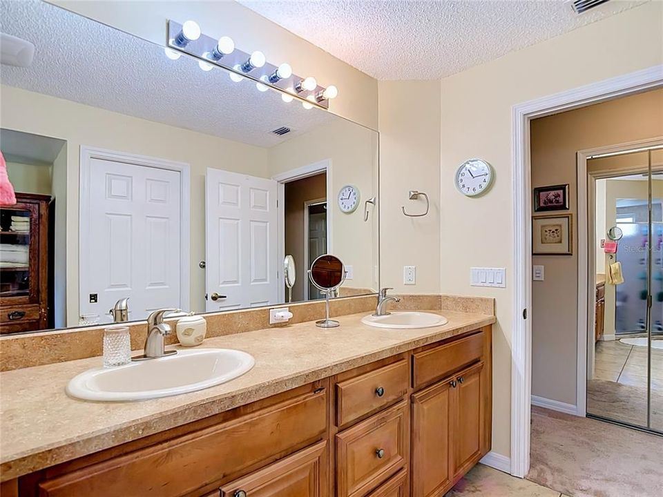 En Venta: $449,900 (3 camas, 2 baños, 1874 Pies cuadrados)