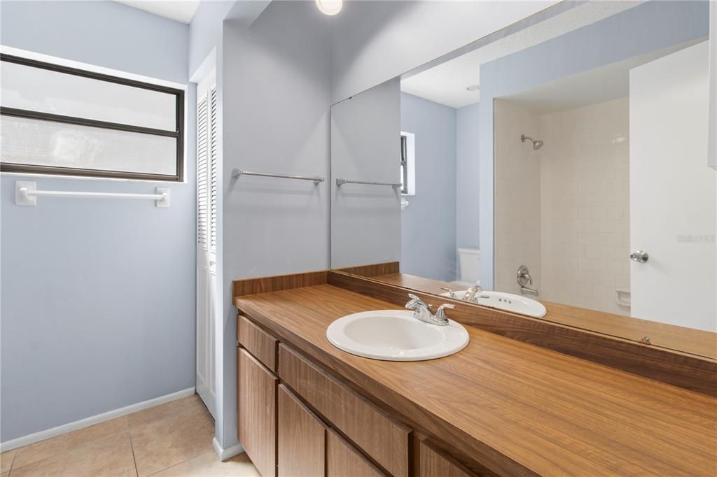 En Venta: $339,000 (2 camas, 2 baños, 1390 Pies cuadrados)
