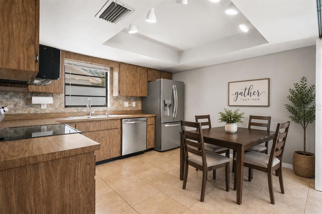 En Venta: $339,000 (2 camas, 2 baños, 1390 Pies cuadrados)