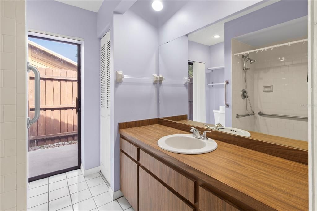 En Venta: $339,000 (2 camas, 2 baños, 1390 Pies cuadrados)